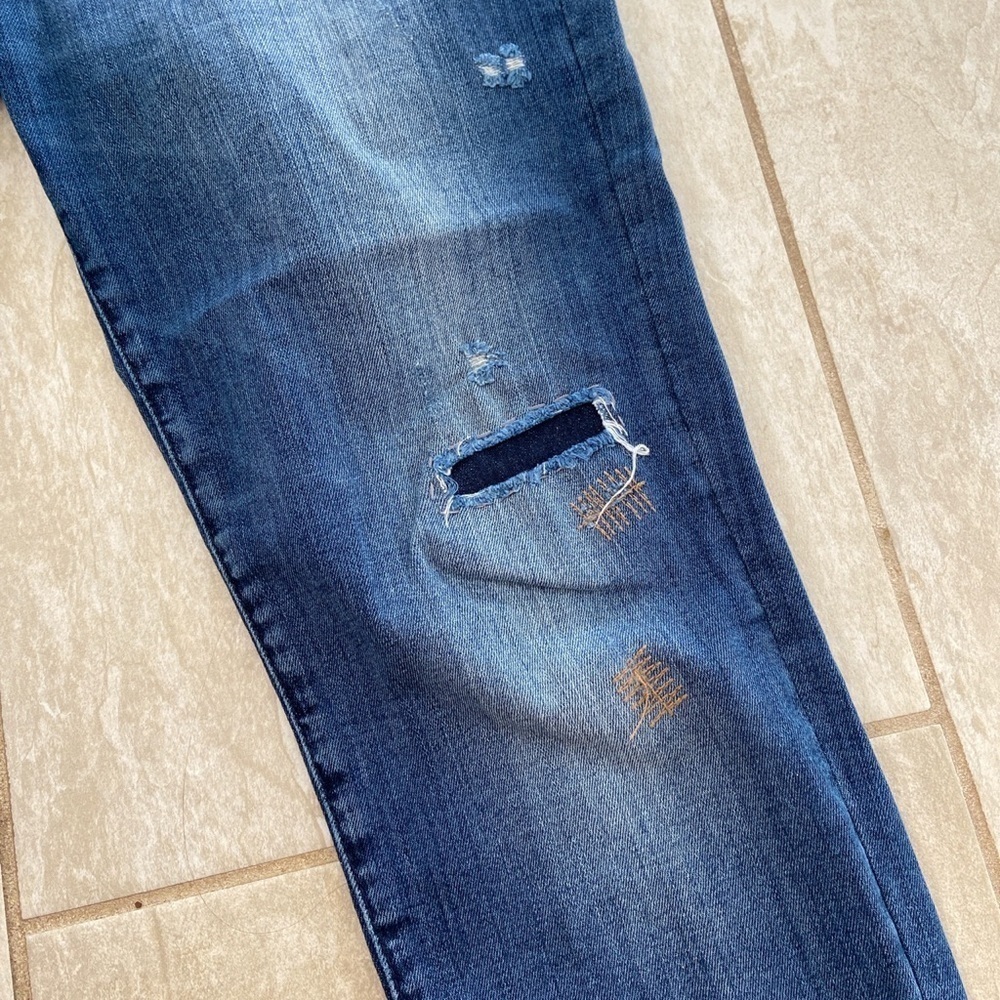 Low Rise Denim Crop Jeans - Picture 3 of 9